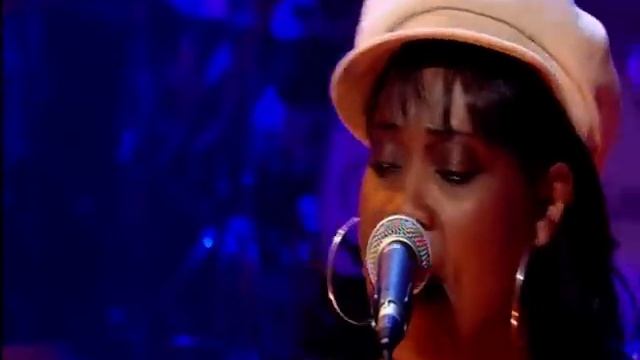 Dave Swift on Bass with Jools Holland backing Ruby Turner "When I Get Home" смотреть онлайн