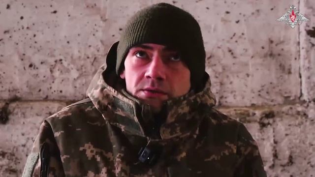 Военнослужащий ВСУ призвал своих сослуживцев сдаваться смотреть онлайн
