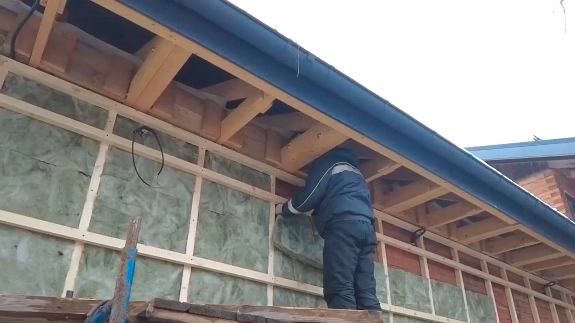 УТЕПЛЯЕМ СТЕНЫ ДЕРЕВЯННОГО ДОМА С ПЕРЕХЛЁСТОМ смотреть онлайн