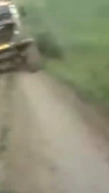 КРАЗ поднимается груженным под завязку #truck #kraz смотреть онлайн