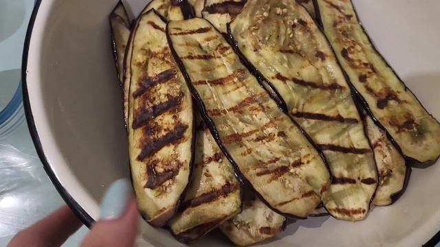 ДУЖЕ СМАЧНІ БАКЛАЖАНИ ПАРМІДЖАНО запечені в духовці. Вся родина у захваті! смотреть онлайн