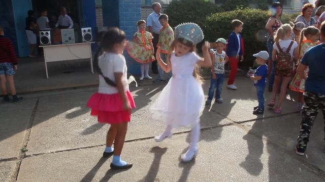 Танцы не по детски. Рябинник 15.09.2018 смотреть онлайн