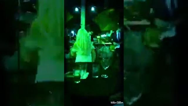 BLENDER 5 Piece Band Rocking Halloween 2017 (Spin Doctors Cover) смотреть онлайн