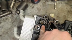 Kia Carnival 3 замена корпуса масляного фильтра