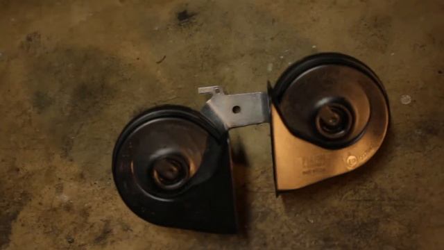 2000-2005 Buick LeSabre Horn Replacment Tutorial смотреть онлайн