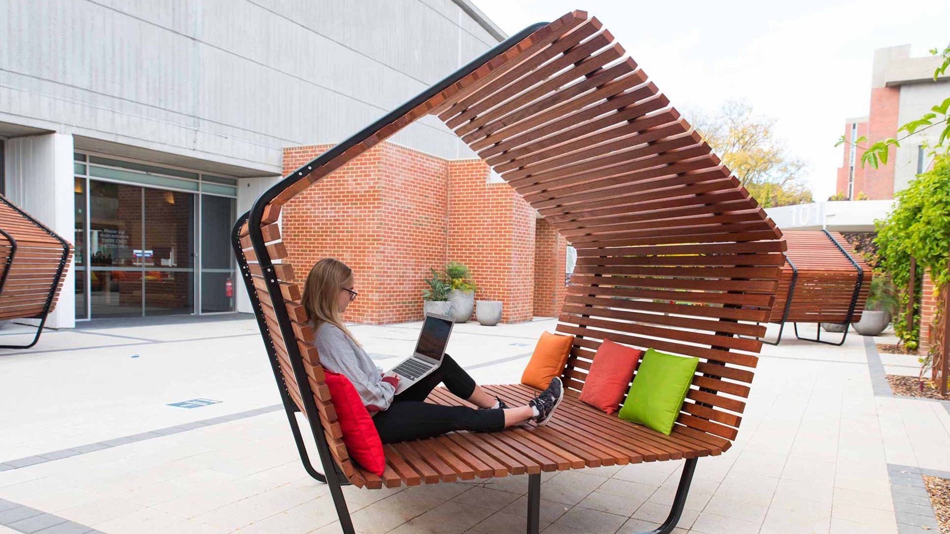 Лавочный брус из МПК смотреть онлайн