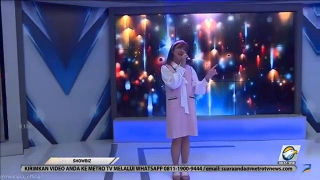 Tiara Andini menyanyikan lagu Menjadi Dia di Metro TV смотреть онлайн