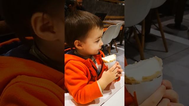 Алекс в Макдональдс кушает мороженое 21 февраля 2019 смотреть онлайн