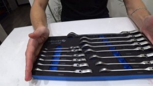 Набор рожково-накидных ключей с трещоткой и шарниром HOEGERT TECHNIK HT1R048-HT1R061 HT7G147