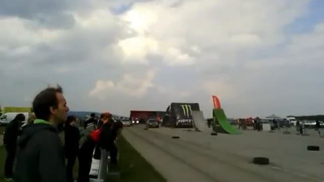 Finetti vs. Seat Toledo (:D) смотреть онлайн