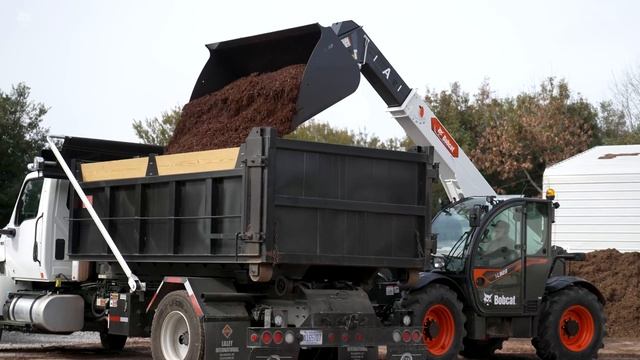 Southern Landscapes Relies on Bobcat Equipment for Generations | 30sec смотреть онлайн