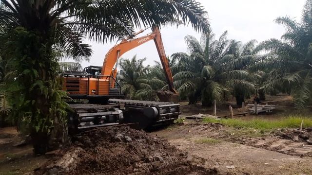 alat berat amfibi excavator hitachi zx 210 f semi long arm keruk tanah cuci parit bonus ikan toman смотреть онлайн