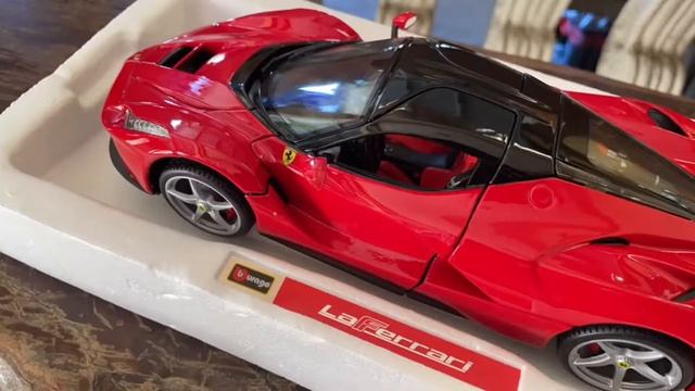LaFerrari 1:18 from Bburago (Shell) смотреть онлайн