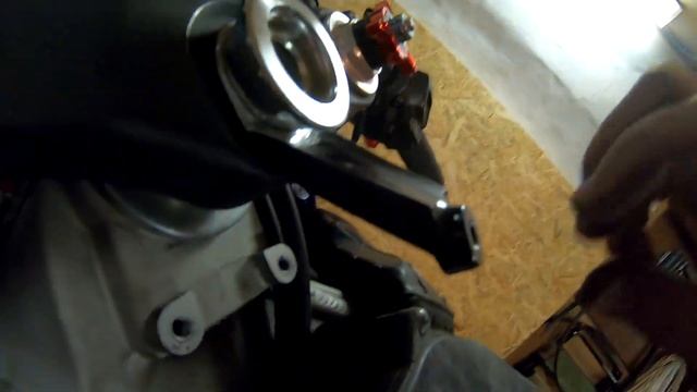 Установка рулевого демпфера с AliExpress на спортбайк Honda CBR929RR. смотреть онлайн