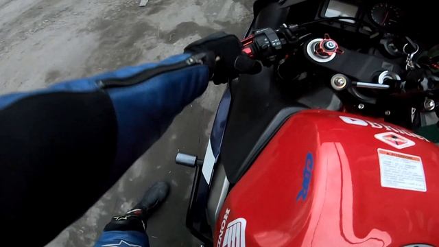 Реакция ОТЦА на новый мотоцикл HONDA CBR929RR Fireblade. смотреть онлайн