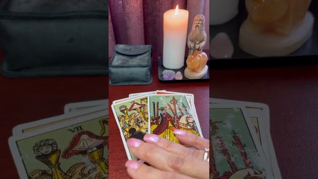 Общий расклад таро "Почему я не могу встретить достойного мужчину?" смотреть онлайн