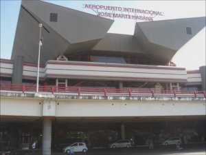 Гавана (Куба). Пешком от аэропорта через всю Гавану до набережной Атлантического океана Малекон