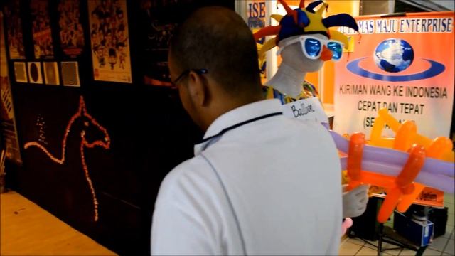 CHINESE BOY SHOCK SEEING INDIAN SPEAK MANDARIN смотреть онлайн