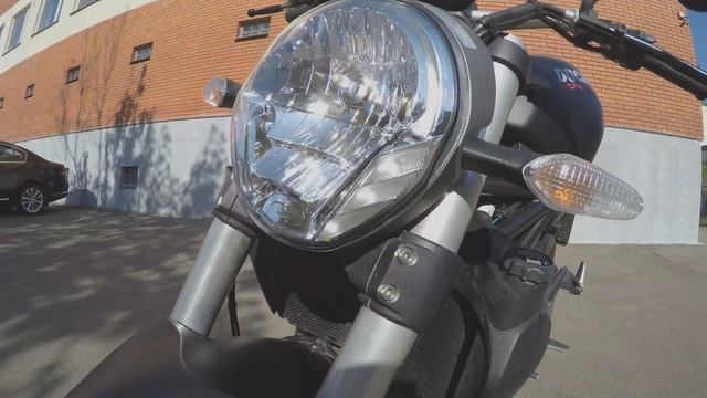 Дерзкий? The new Ducati Monster 821 Dark (UltraHD 4K): first look, walk around, stock exhaust sound смотреть онлайн