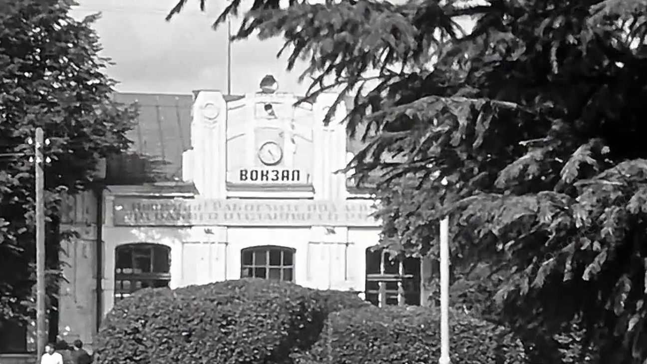 Ишим. Локомотивное депо и жд вокзал 1969 год. смотреть онлайн