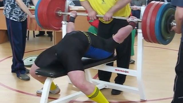 Чемпионат Беларуси по жиму 2008 год. Юра Грубый 240 кг. смотреть онлайн