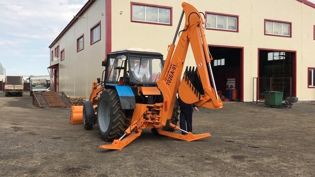 Экскаватор на базе МТЗ 82.1 (Амкадор 702) смотреть онлайн