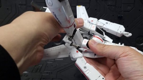 Unboxing Reaction and Review: Threezero Robotech VF-1J