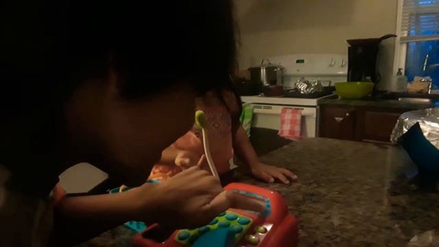 Melissa's New cashier toy! смотреть онлайн