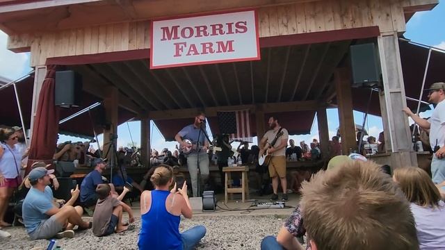 OLIVER ANTHONY- Rich Men North of Richmond (Live From Morris Farm Market 8/13/23) смотреть онлайн