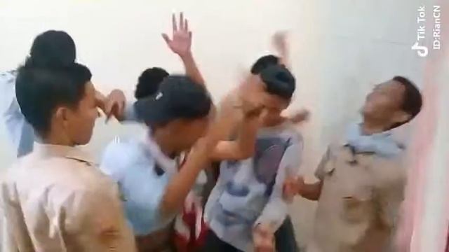 Tik toknya TP 4 Boedeot Cilacap смотреть онлайн