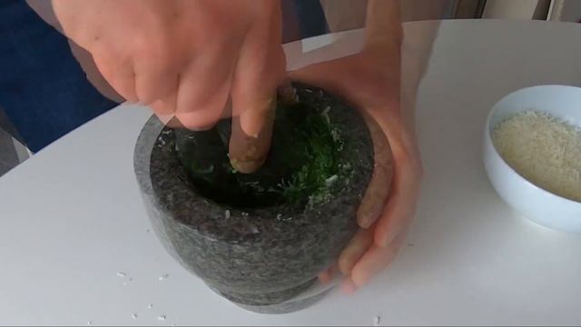 Pesto corzetti with Franco Casoni's ancient recipe while enjoying his amazing art gallery in Italy смотреть онлайн