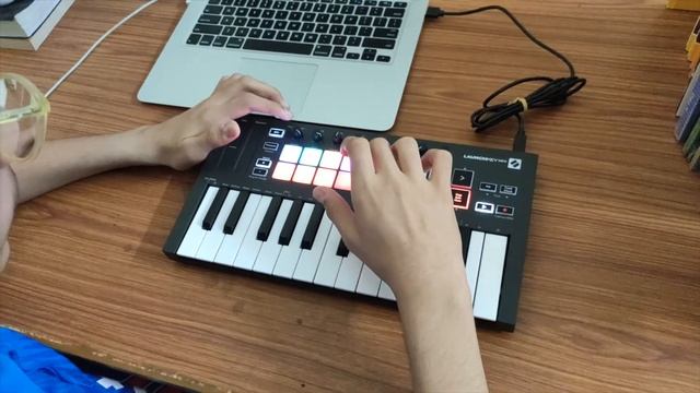 Blue (Da Ba Dee) Eiffel 65 | LaunchKey Mini MK3 | C-Ray Mania смотреть онлайн