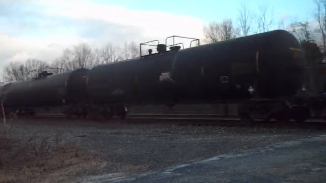 NS eastbound manifest train 1 at Aqueduct Crossing Duncannon, PA 1-13-12 смотреть онлайн
