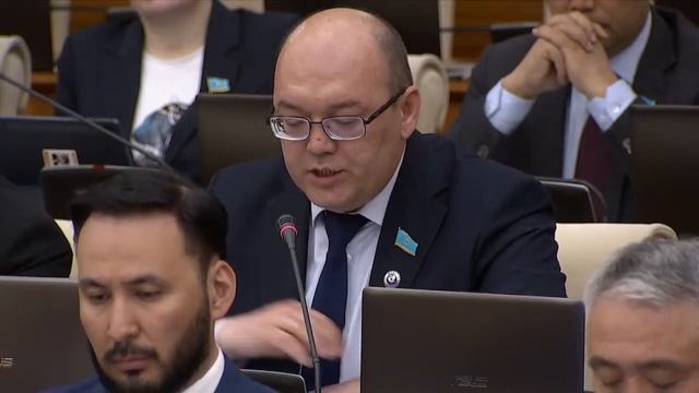 Депутатский запрос фракции ОСДП адресованный Премьер-Министру Республики Казахстан А.А. Смаилову смотреть онлайн