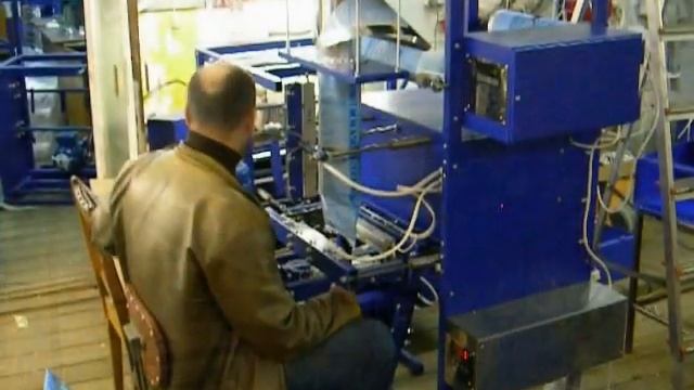 Фасовочный полуавтомат с весовым дозатором ПАФ-20-В1 смотреть онлайн