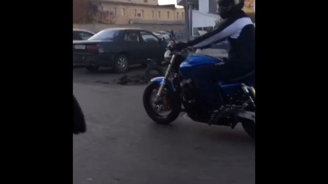 Прохват на МОТОЦИКЛЕ.Мотосезон 2018.Honda CB400 Vtec смотреть онлайн