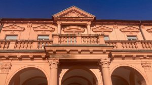 Крепость-звезда со странной датой. Обелиск невидимка. Русалка с крылом. Маскароны дворца. Вал. Песок