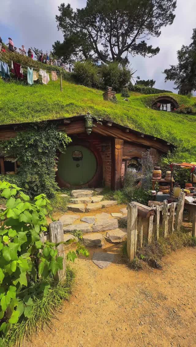 Хоббитон СУЩЕСТВУЕТ! Реальное Средиземье #хоббит#хоббитон#властелинколец#локациидлясъемок#съемкикино смотреть онлайн