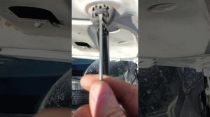 замена газовый упор капота Рено Меган 3