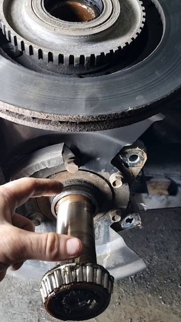 УАЗ Патриот с водой в подшипниках с завода. смотреть онлайн