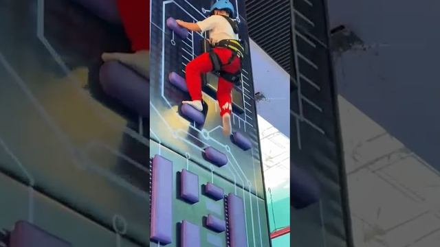Скалолаз. Игровая смотреть онлайн