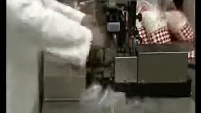 Клипсование пакета пластиковой клипсой с печатью даты смотреть онлайн