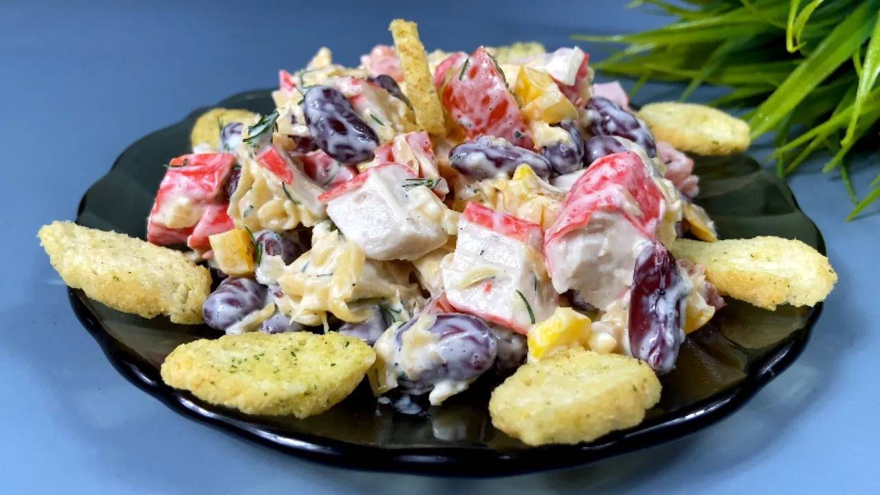 Салат "ЛИАНА" готовила его на ДАЧЕ все лето! Не салат, а ЧУДО! смотреть онлайн