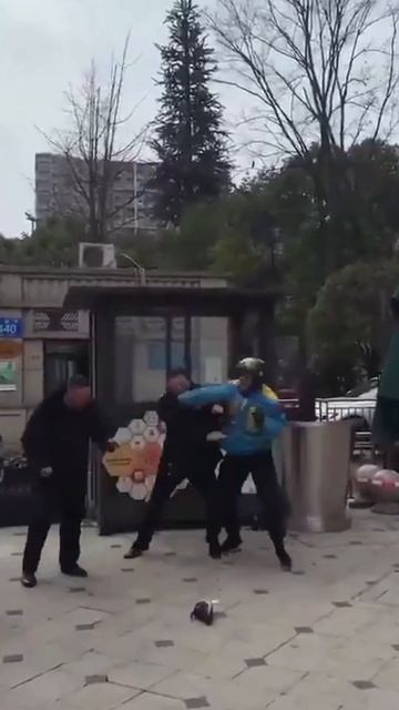 Месть курьера #рек #прикол #мем #курьер #работа #доставка #купер #deliveryboy смотреть онлайн