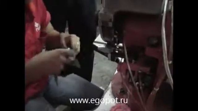 CQ-2001 Машина для нанесения клея на затяжную кромку с верхней подачей смотреть онлайн
