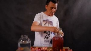 ЛЕТНИЕ НАСТОЙКИ ИЗ МАЛИНЫ И КРЫЖОВНИКА С ДОБАВЛЕНИЕМ РОЗ