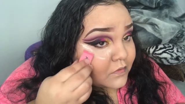 APPLYING SUMMER MAKEUP WITH SCHOOL ERASER смотреть онлайн
