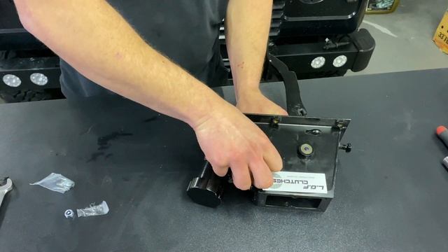 LOF POWERmaster fitting video for all Land Rover Defender and Series смотреть онлайн