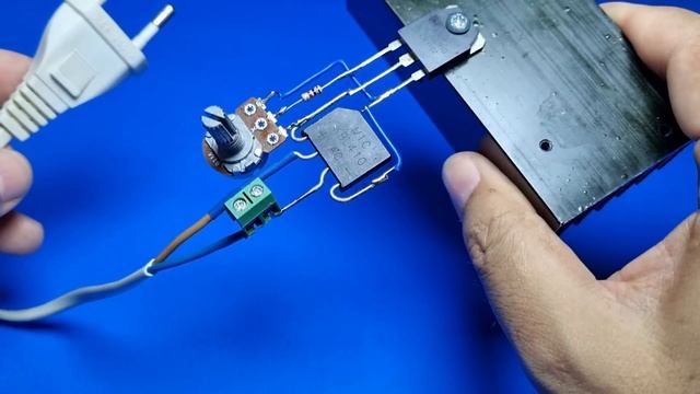 You Didn't See This - How To Make Transformerless Transistor Controlled Adjustable AC Power Supply смотреть онлайн