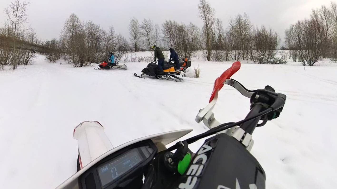 Катаемся на Snowbike и снегоходах
